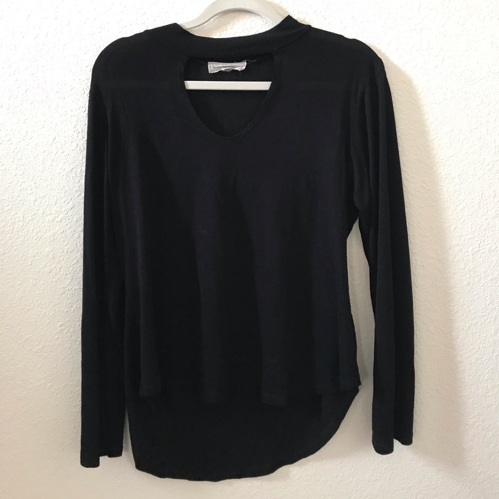 Black Keyhole Long Sleeve